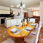Pet Friendly In With Kitchen * Pula