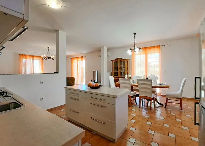 Casa de Férias Pet Friendly In With Kitchen Pula