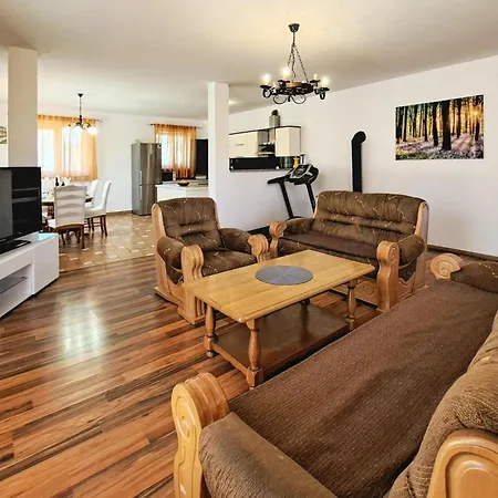 Pet Friendly In With Kitchen 度假居 普拉