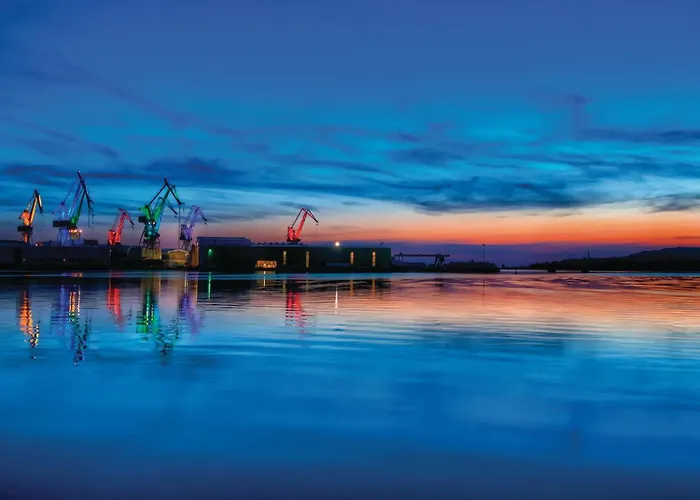 Pet Friendly In With Kitchen 펜션 풀라