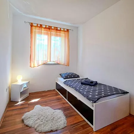 Awesome Home In Pula With Wifi