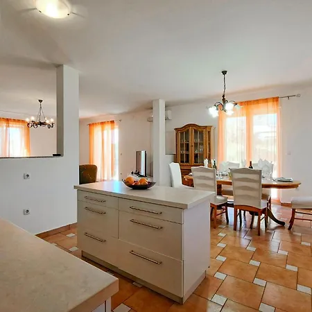 Vikendica Awesome Home In Pula With Wifi Pula