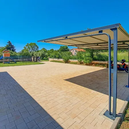 Awesome Home In Pula With Wifi Vikendica Pula